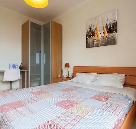 Moscavide Nº 1 M1 Quarto em Acomodações Particulares