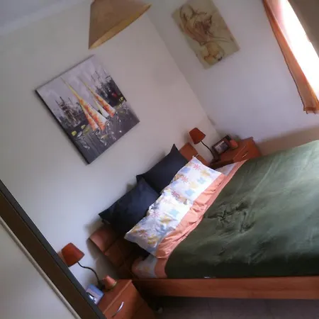 Moscavide Nº 1 M1 Quarto em Acomodações Particulares Lisboa